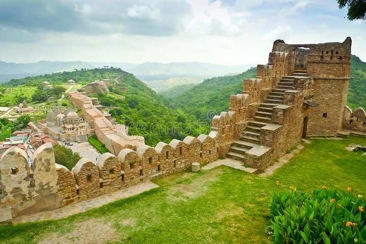 Kumbhalgarh fort by AC car with driver and a seprate accompany Guide 