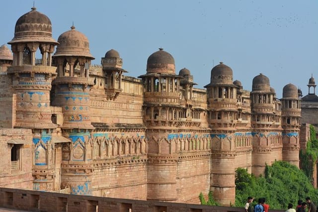 Gwalior tour with fort & beautiful palaces. - Photo 1 of 8