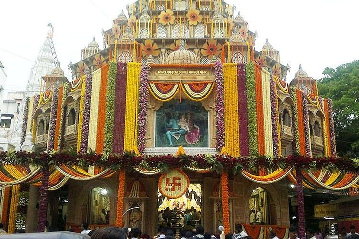 Dagadusheth Halwai Ganapati Temple