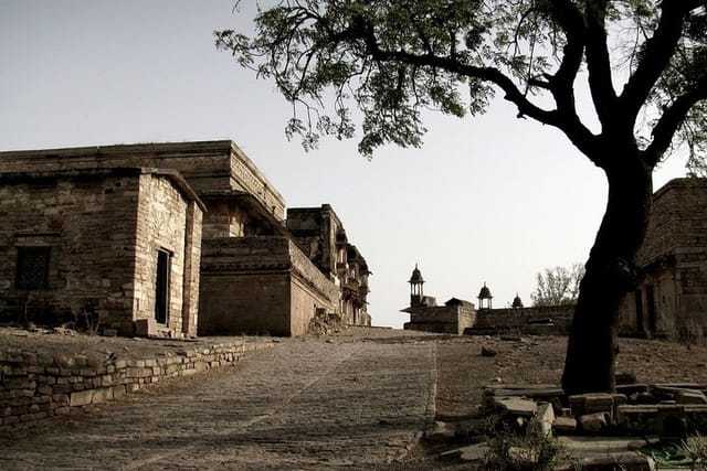  Romantic tour in Gwalior - Photo 1 of 3