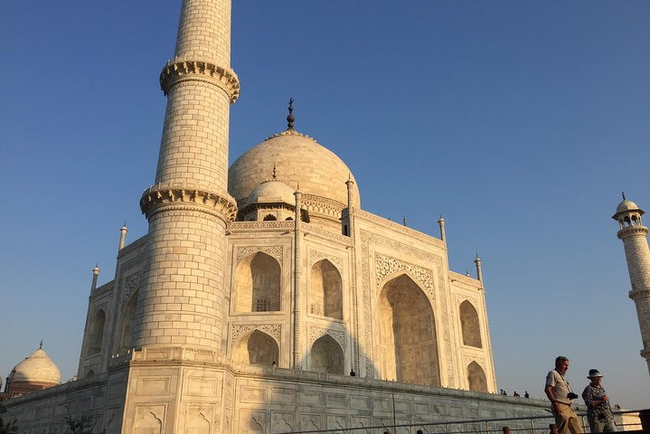 Sunrise Taj Mahal Tour With Female Tour Guide - Photo 1 of 6