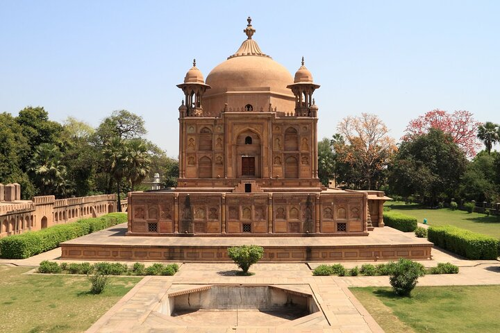 Touristic Highlights of Prayagraj (Guided Fullday Sightseeing Tour by Car) - Photo 1 of 9