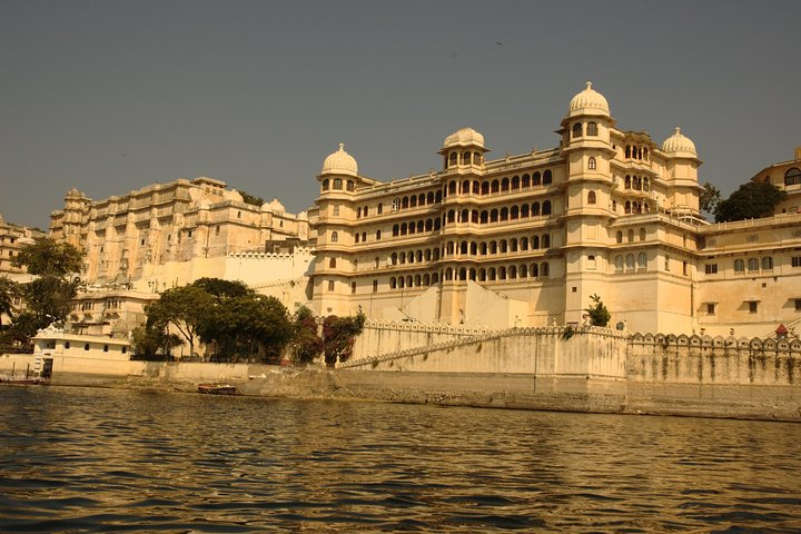 Udaipur sightseeing but tuk tuk