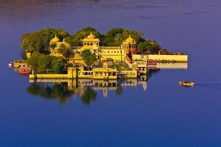 Jagmandir in Lake Pichola