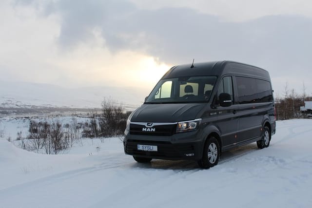 akureyri-private-airport-transfer_1