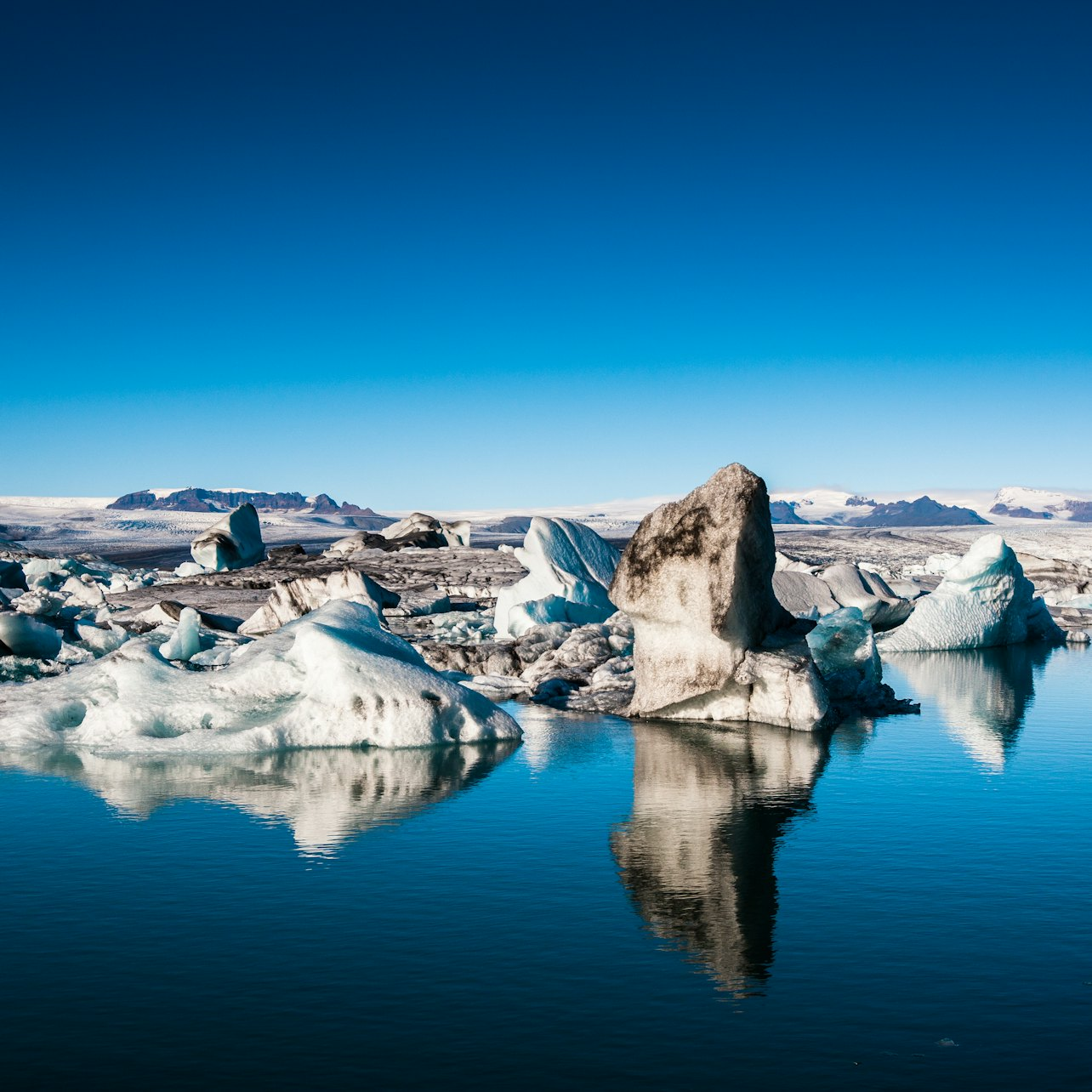 Glacier Lagoon (Jökulsárlón): Roundtrip from Reykjavik - Photo 1 of 6