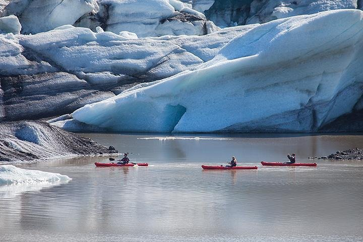 Kayaking by the glacier