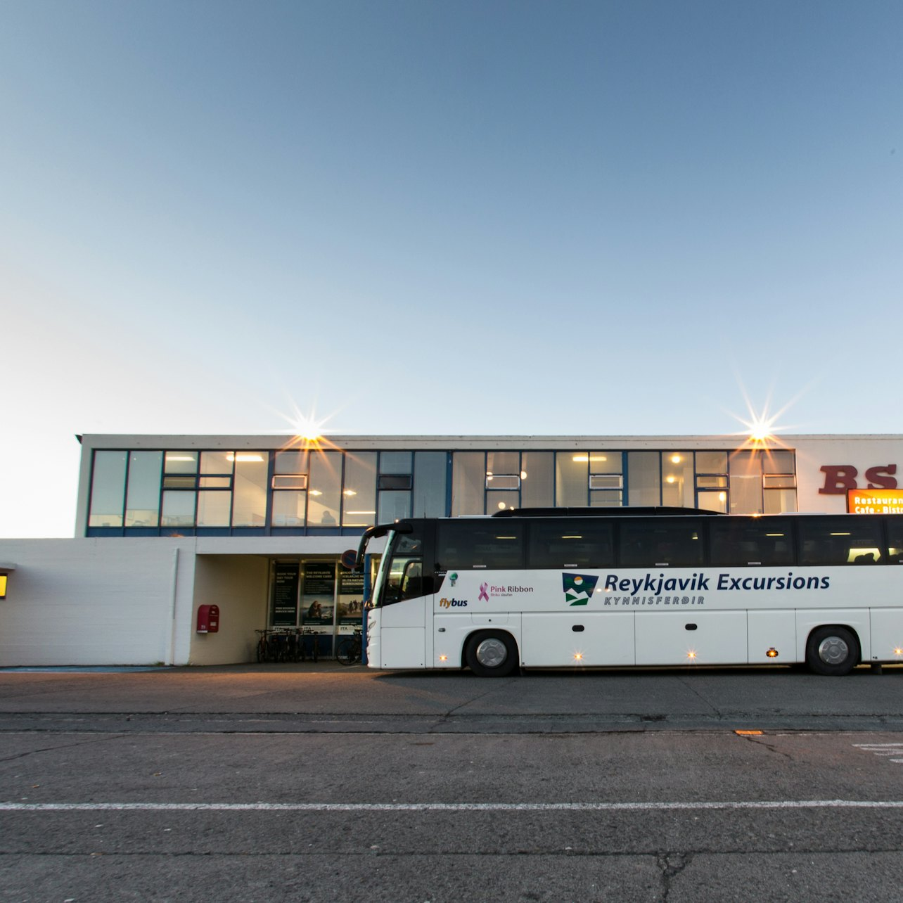 Keflavík-Reykjavik Airport Transfer: One Way - Photo 1 of 4