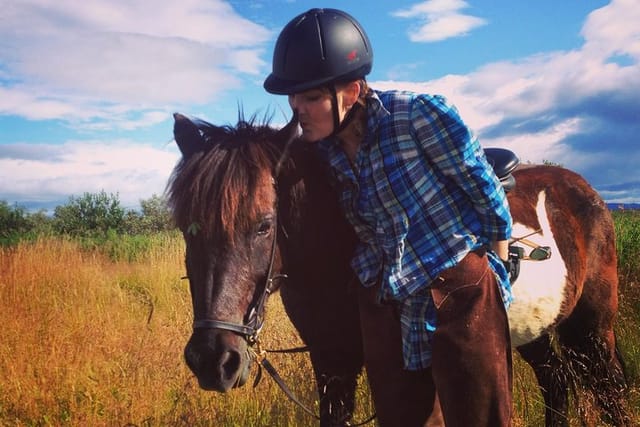 Riding with Icelandic riding