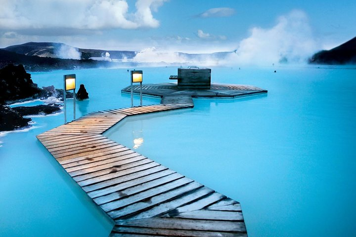 Private transfer Blue Lagoon relaxation round trip (entrance fee not included) - Photo 1 of 9