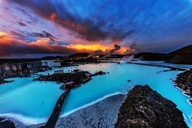 Unique bathing in an Icelandic hot springs at the Blue Lagoon - Photo 1 of 17