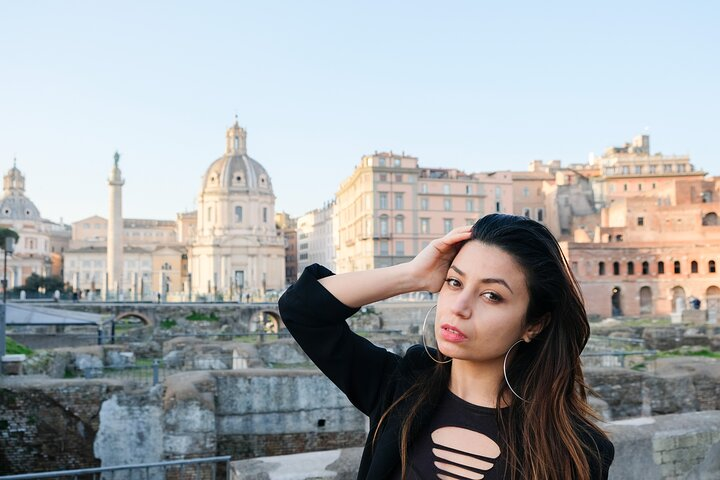 1-Hour Private Photoshoot Taking Beautiful Pictures in Rome  - Photo 1 of 6