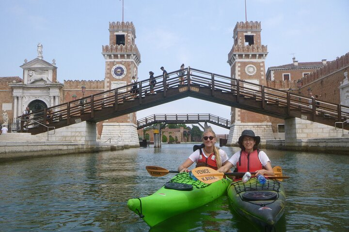 2 Hour Venice Canal Kayak Tour - Premium experience by day - Photo 1 of 12