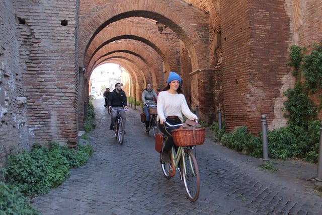 2-Hours EBike Tour in Trastevere and Gianicolo Hill  - Photo 1 of 6