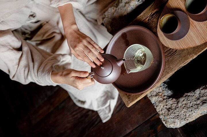 Tea preparation and brewing 