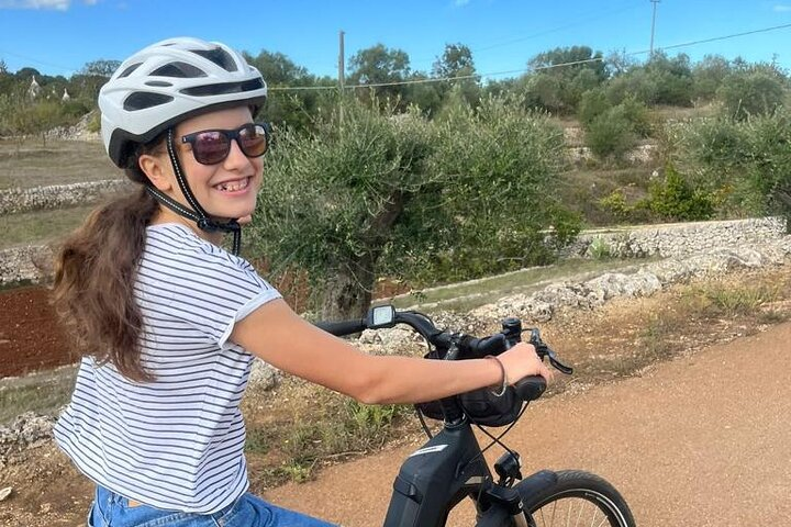 Alberobello in e-bike. The countryside, a mill and a farm - Photo 1 of 25