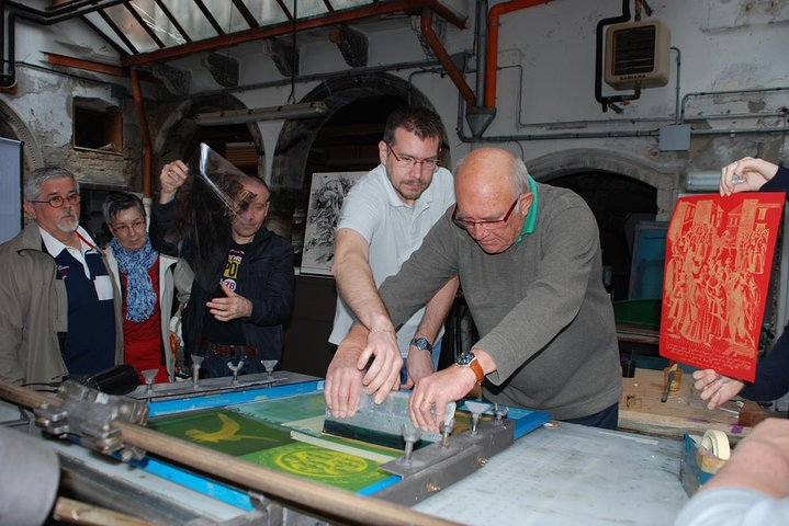 Basic Artistic Screen Printing Course - Photo 1 of 7