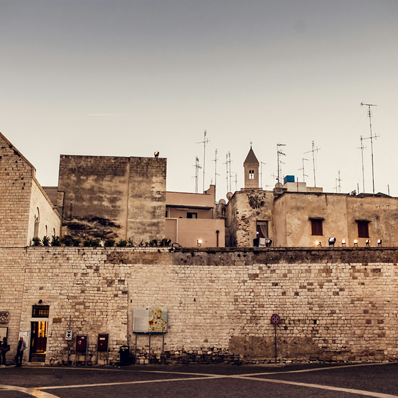 Basilica di San Nicola & Crypta: Guided Tour - Photo 1 of 6