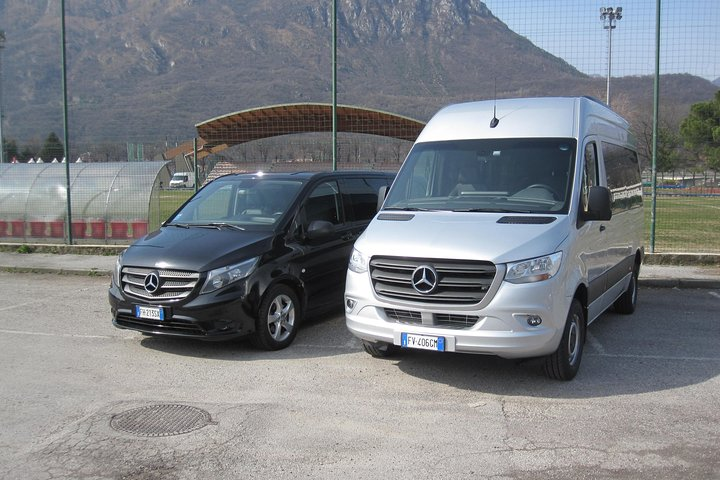 Airport transfers shuttles (4-6-8 seats)