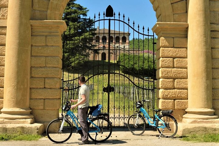 Bike tour to Villa dei Vescovi on the Euganean Hills - Photo 1 of 12