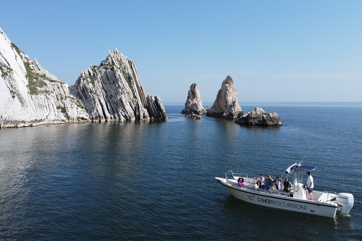 Boat excursion in the Conero Riviera