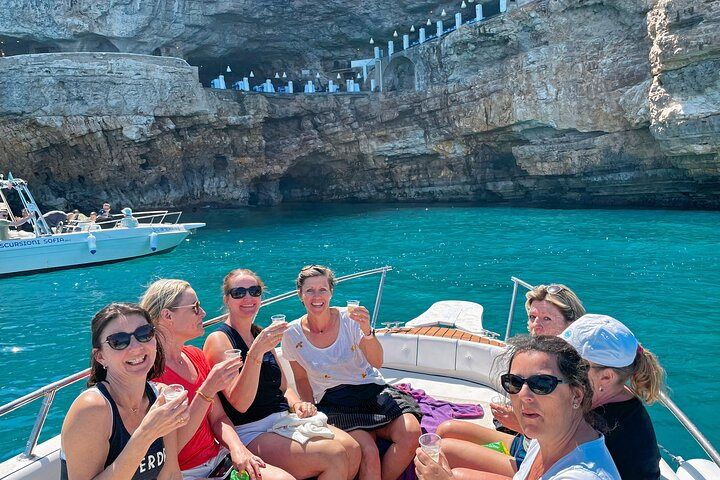 Boat trip to the Polignano a Mare caves - Photo 1 of 25