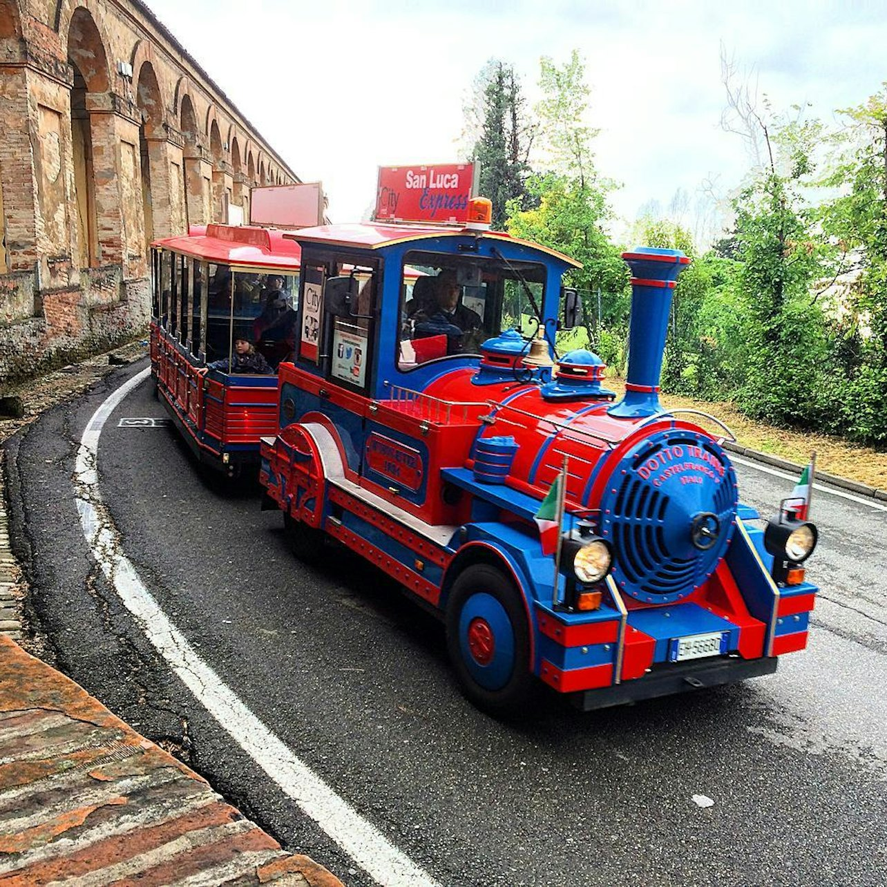 Bologna City Red Bus and San Luca Express: 1-Day Pass - Photo 1 of 4