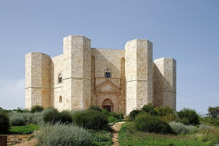 Castel del Monte, between wonder and mystery  - Photo 1 of 3