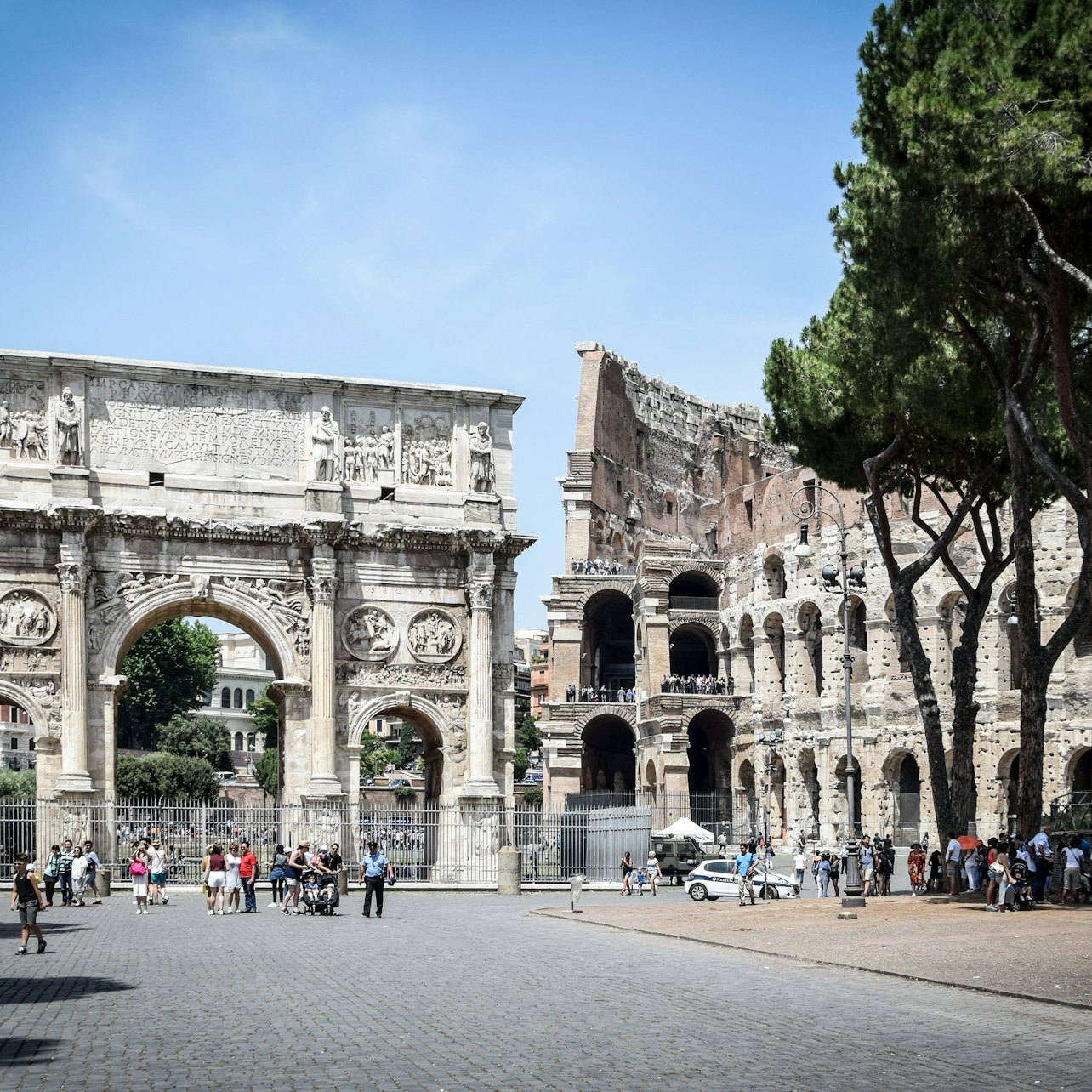 Colosseum, Roman Forum and Palatine Hill: Guided Tour (20 people) - Photo 1 of 4