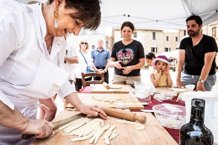 Cooking class at the farm in Tuscany
 - Photo 1 of 3