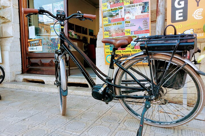 E-Bike Rental in Lucca - Photo 1 of 8