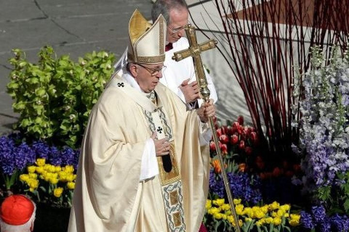 Easter Mass with Pope Francis at Vatican - Photo 1 of 5