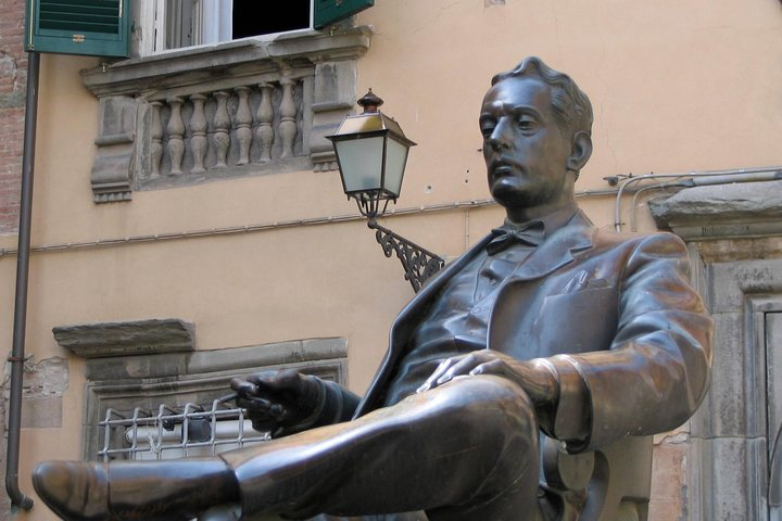 Giacomo Puccini Monument