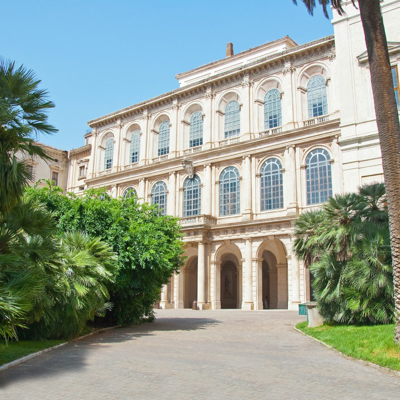 Entrance to Palazzo Barberini and Galleria Corsini - Photo 1 of 6