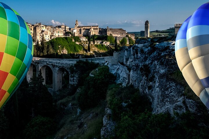 Exclusive flight in a balloon in Gravina in Puglia - Photo 1 of 4