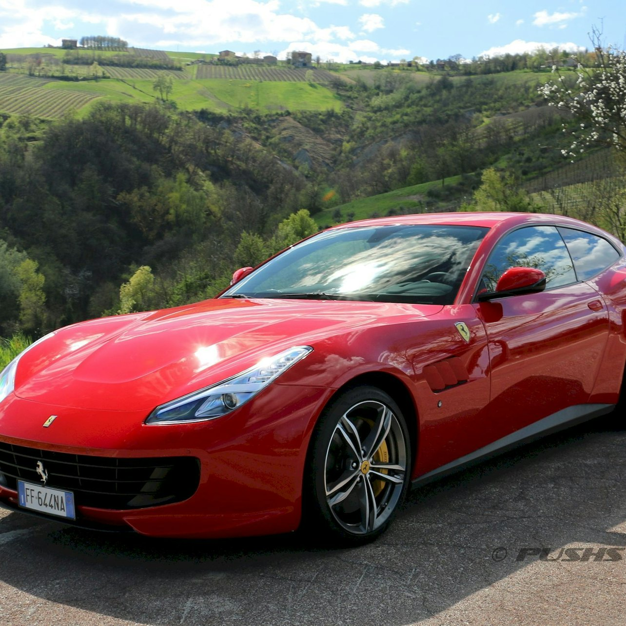 Ferrari Test Drive - Ferrari GTC4Lusso - Photo 1 of 6