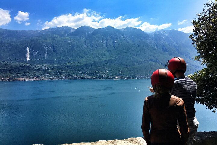 Vespa scooter tour on lake Garda