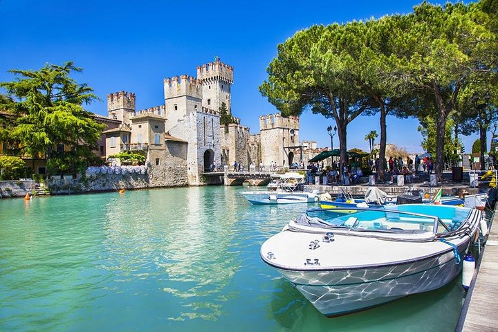 Guided tour in Sirmione with motorboat tour - Photo 1 of 7