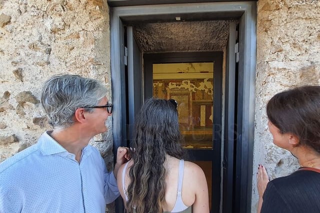 House of Augustus, Palatine Museum and Palatine Hill w PhD Archaeologist - Photo 1 of 6