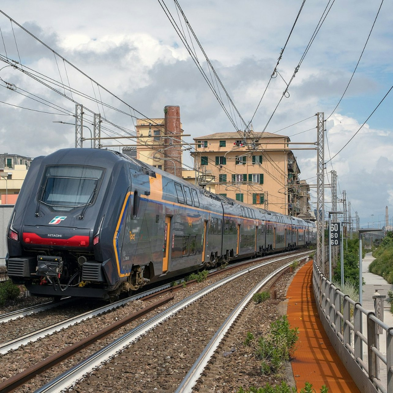 Lazise: Garda Link Bus + Train From Venice - Photo 1 of 7