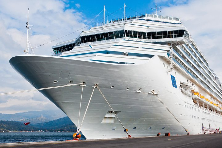 Naples Arrival Transfer: Cruise Port to Central Naples 