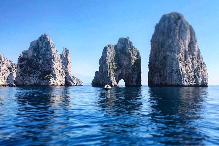 One day tour Capri - Photo 1 of 5