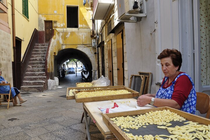 People of Bari unusual guided tour - Photo 1 of 7