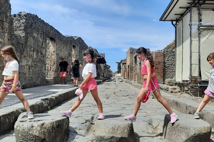 Pompeii for Kids - Private Tour - Photo 1 of 10