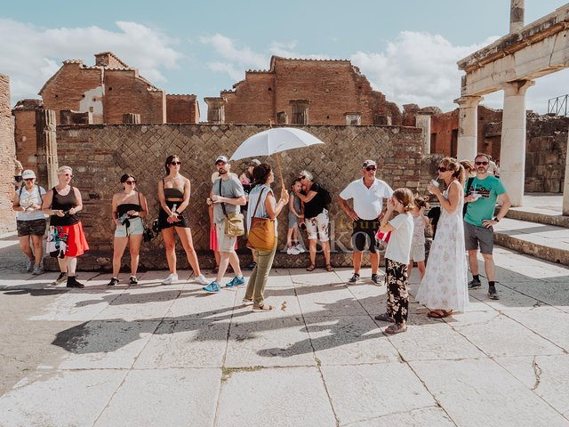 Pompeii Tours