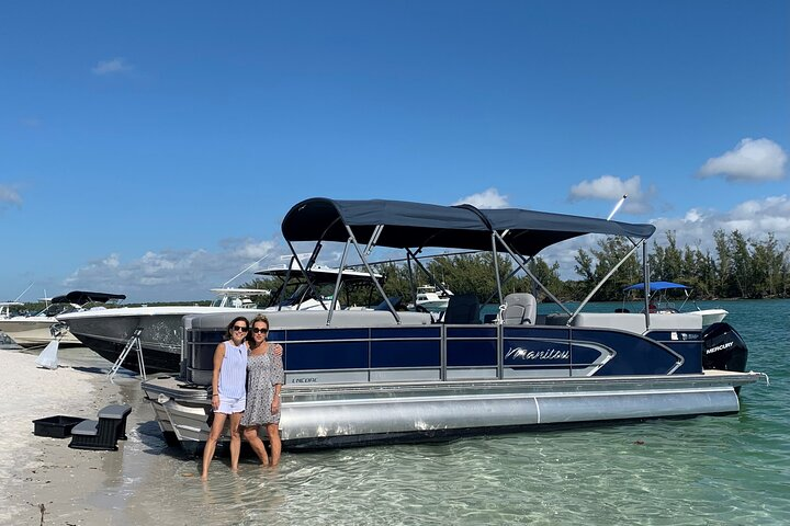 Anchored at Keewaydin Island