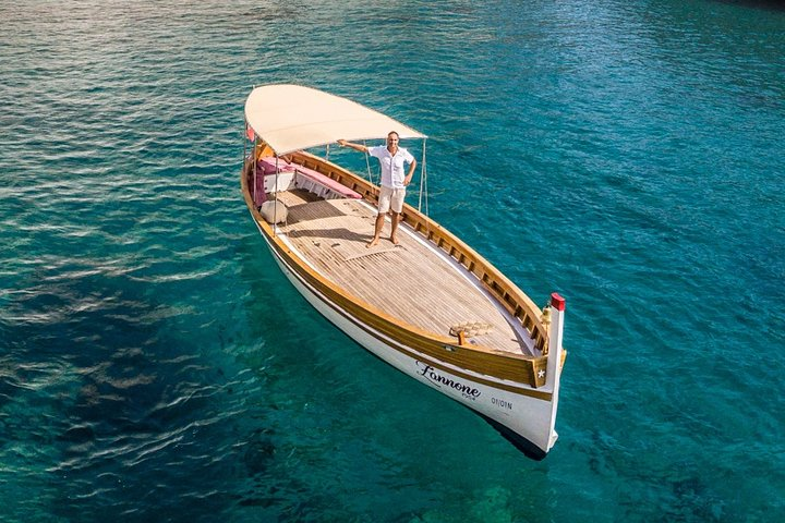 Ponza, boat trip on board the Zannone 1954 - Photo 1 of 10