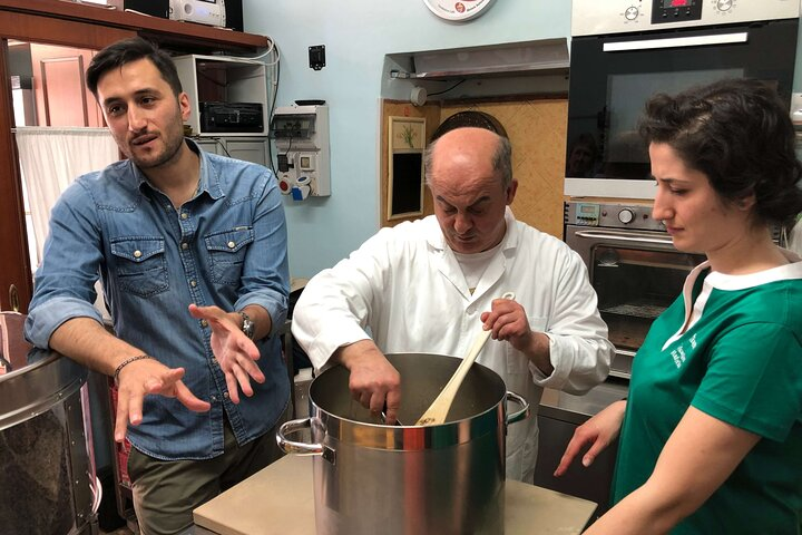 Prepare the Authentic Italian Artisan Gelato - Photo 1 of 16