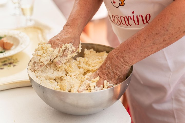 Private Pizza & Tiramisu Class at a Cesarina's home with tasting in Maranello - Photo 1 of 3