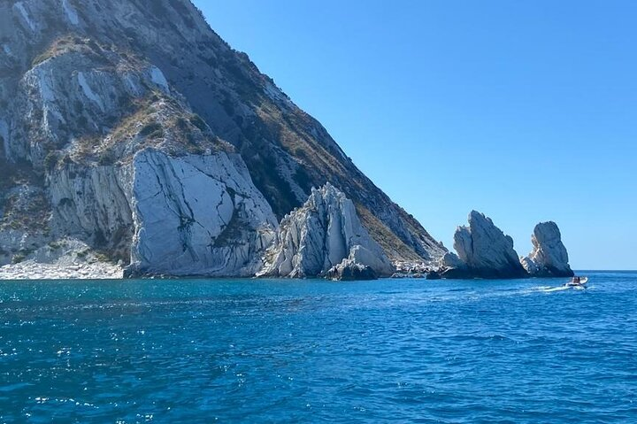 Private tour of the Conero Riviera on a sailing boat - Photo 1 of 6